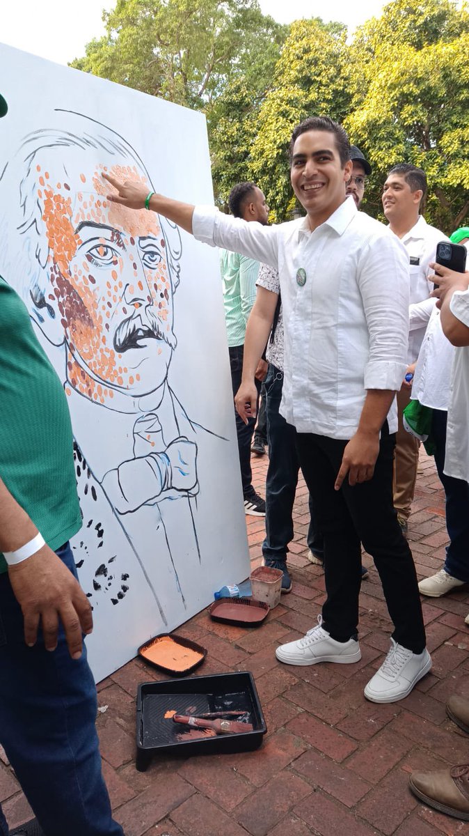 #FPComunica |

Nuestro secretario de la <a href="/JovenPueblo/">Fuerza Joven del Pueblo</a>, <a href="/joseernestoabud/">Jose Ernesto Abud</a>, marca con sus huellas el rostro del Patricio Juan Pablo Duarte, como muestra de que todos somos parte de Duarte.

#YoCaminoPorLaPatria

#FuerzaJovenPorLaPatria