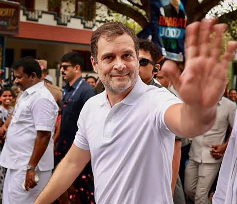 scribe_prashant's tweet photo. Rahul Gandhi on his first day of Yatra in Kanyakumari and his last day of the Yatra in Srinagar. 

#BharatJodoYatra #RahulGandhi https://t.co/VKhtFH9SA5