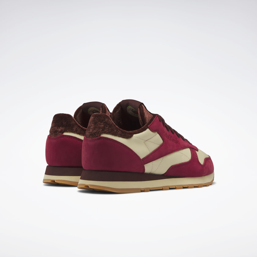 snkr_twitr's tweet image. AD: NEW Reebok Classic Leather 'Triathlon Red/Burnt Sienna' 🍒

Shop -&amp;gt; bit.ly/40eFO0x

Dropping tomorrow 9pm PT/12am ET via RBK US
-&amp;gt; bit.ly/3kW0qKQ