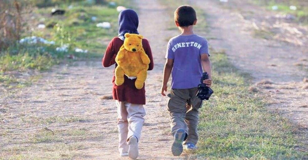 NewmanIsaak's tweet photo. #Frontera con los Estados Unidos. Aumenta el número de #migrantes menores de edad no acompañados. Muchos confundidos y traumatizados por lo que vivieron en su viaje. La política migratoria de los #USA es confusa, caótica y cruel. 

https://t.co/tGWYP2e6zF https://t.co/RqAkr78lz8