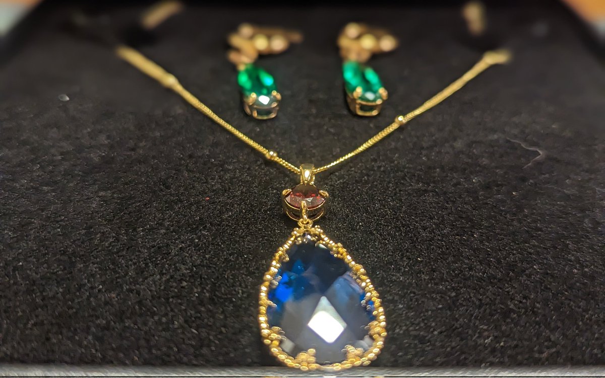 Lovelysthetic's tweet photo. If you're a fan of Howl's Moving Castle, you'll absolutely love this set! It's beautiful in person and I cannot wait to wear this out 😍

Handmade with care by @vivamacity ✨ https://t.co/13n3q00Mqa