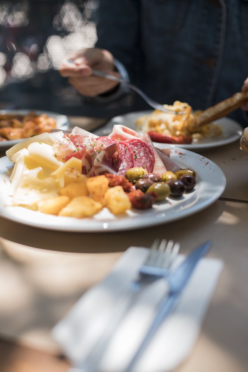 RoncolePane's tweet photo. ✨Por estos días de verano fresco antipasto y comida italiana

Av. De los Incas 3800 Belgrano R 
Abierto de 08:00  a 00:00hs.
📞1169398199 - 1147802829 #roncolesbottegadeisapori https://t.co/HOMY91IlSf