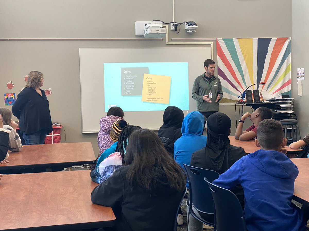 Meeting our first group of 2023-24 Trojans! Counselors visiting Alexander Elementary this morning to introduce NW to the 6th graders! 💚