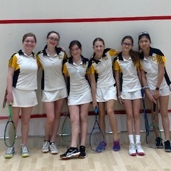 CalvertSchoolMD's tweet photo. Twelve members of the Calvert squash team impressed this weekend at the U.S. Middle School National Championship in Philadelphia, making it to day three of the tournament. Way to go, Mighty Bees!🐝🌟
#CalvertSchool #CalvertSquash #Squash #ArlenSpecter #USsquash https://t.co/GaiBds8I4l