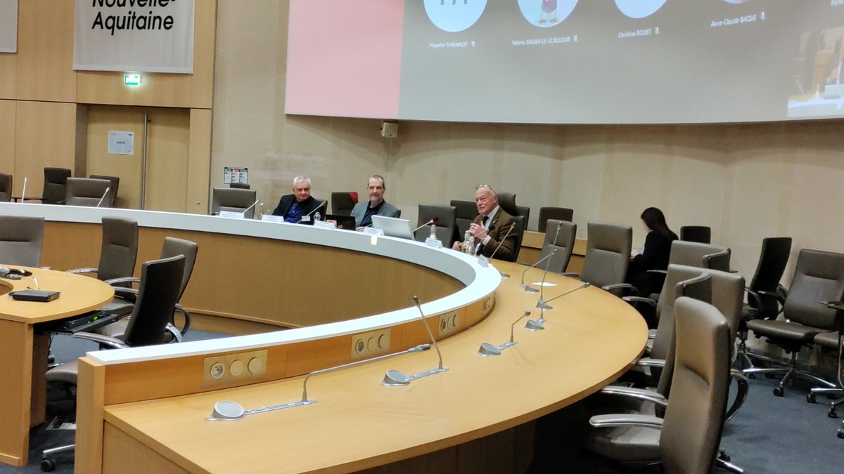 Clôture par le Pdt <a href="/al_rousset/">Alain Rousset</a>, après ouverture par la VP <a href="/karinedesroses/">Desroses Karine</a> et <a href="/EychenneDelphi2/">Eychenne Delphine</a>, de la journée de concertation avec les filières sur le CPRDFOP (Formation et Orientation Professionnelle). Le #Numérique présent et actif avec <a href="/NvelleAquitaine/">Nouvelle-Aquitaine</a> et <a href="/OpcoAtlas/">Opco Atlas</a>