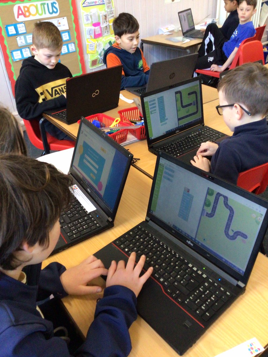 ClaphamTerrace1's tweet image. Year4 learning how to use the repeat function #computing #codeforlife