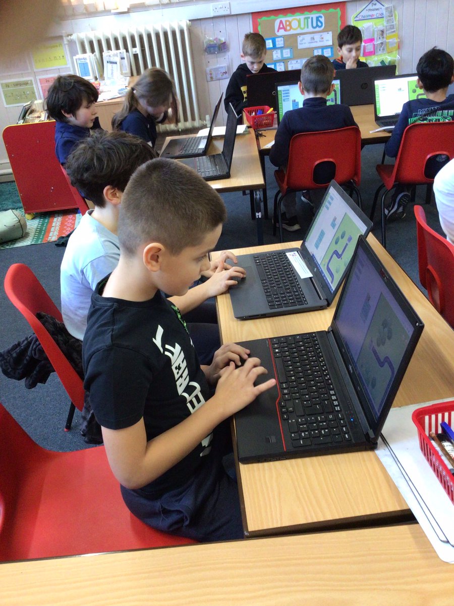 ClaphamTerrace1's tweet image. Year4 learning how to use the repeat function #computing #codeforlife