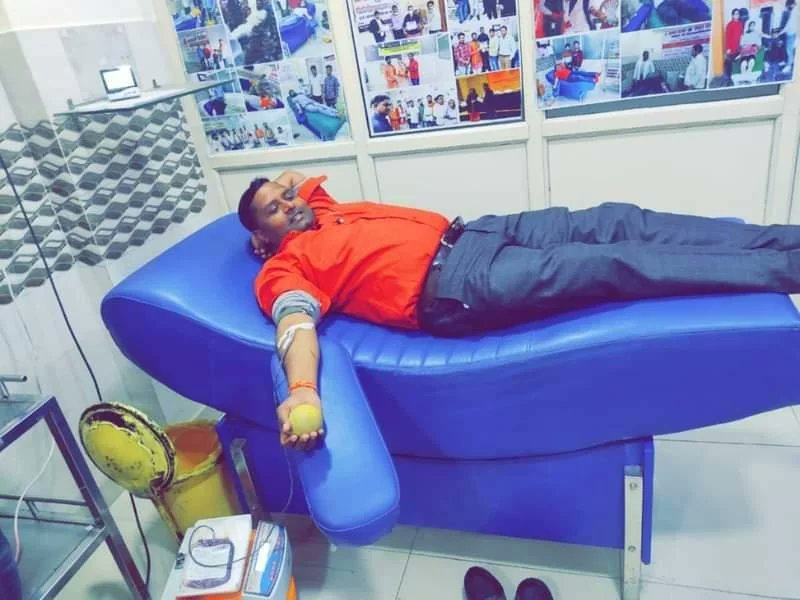 SaveLife_Org's tweet photo. Dr.Gajender Singh ji  donated blood for a 21-year-old youngest boy today by going to Bulandshahr charitable blood bank ,...:)

More details..
https://t.co/UpbMi6HTG4… https://t.co/lsj4NVsmvw