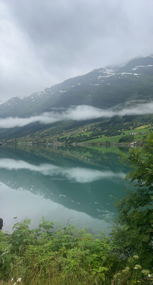 اولدن النرويج 
تقع بالقرب من سترين
بلدة جميلة وهادئة 
وتتميز بمناظر خلابة 
بعض الصور من تصويري 
رحلة يوليو 2022