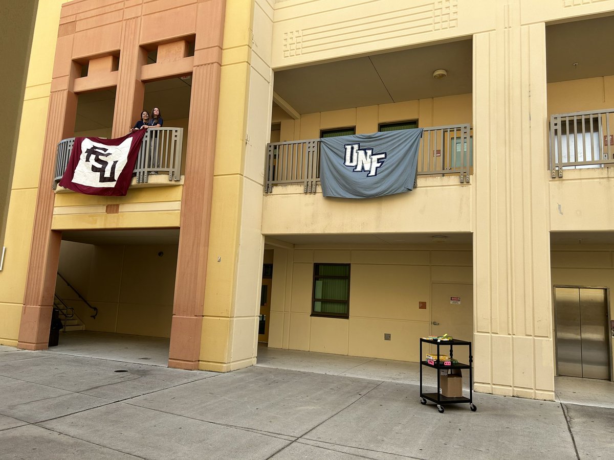 palmspringsms's tweet image. A little #BTS as our Student Govt. &amp;amp; @AVID4College scholars prepare for #AVIDAwarenessWeek at Stingray Nation. 🤩