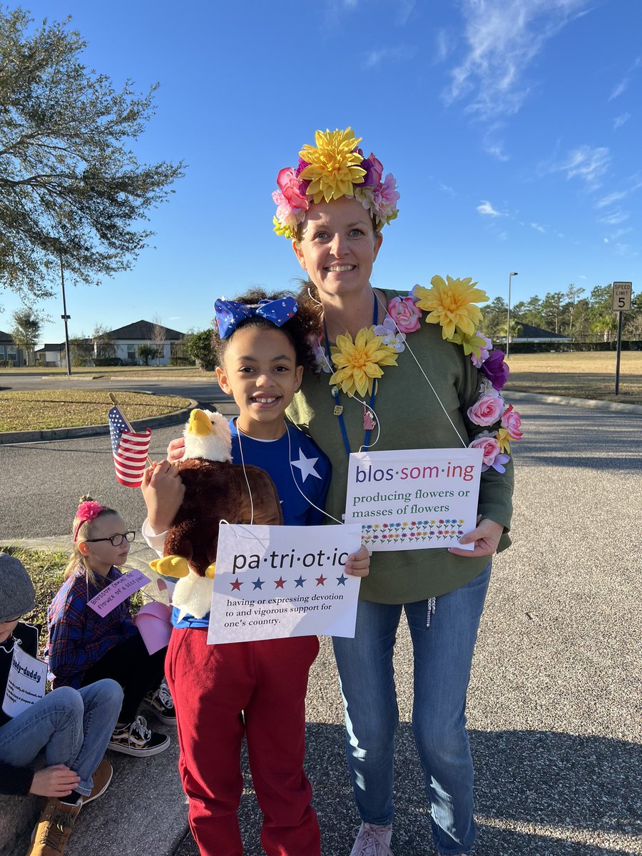 Proud2BeAtPride's tweet photo. Our students took a “Deep Dive Into Literacy” when guest readers from Pine Ridge HS read a book to every class. Thank you Pine Ridge HS! Pride students finished Literacy Week off with a Vocabulary and Storybook parade💙💚 #VCS #vcs123 #Prideelementary #Proud2beatPride https://t.co/ENr2JKOI9j