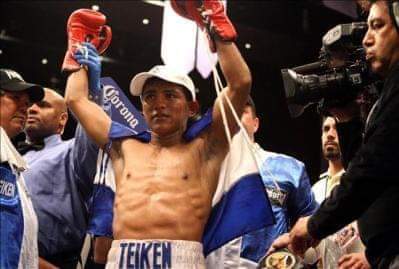 UN DÍA COMO HOY  30 de enero del 2010, hace 13 años Román Chocolate Gonzalez, defendía por tercera vez con éxito su titulo WBA 105 lb venciendo por Ko técnico en 4 round al mexicano Ivan Pollito  Meneses, este combate se realizo en el Auditorio Siglo XXI, Puebla, Puebla, México.