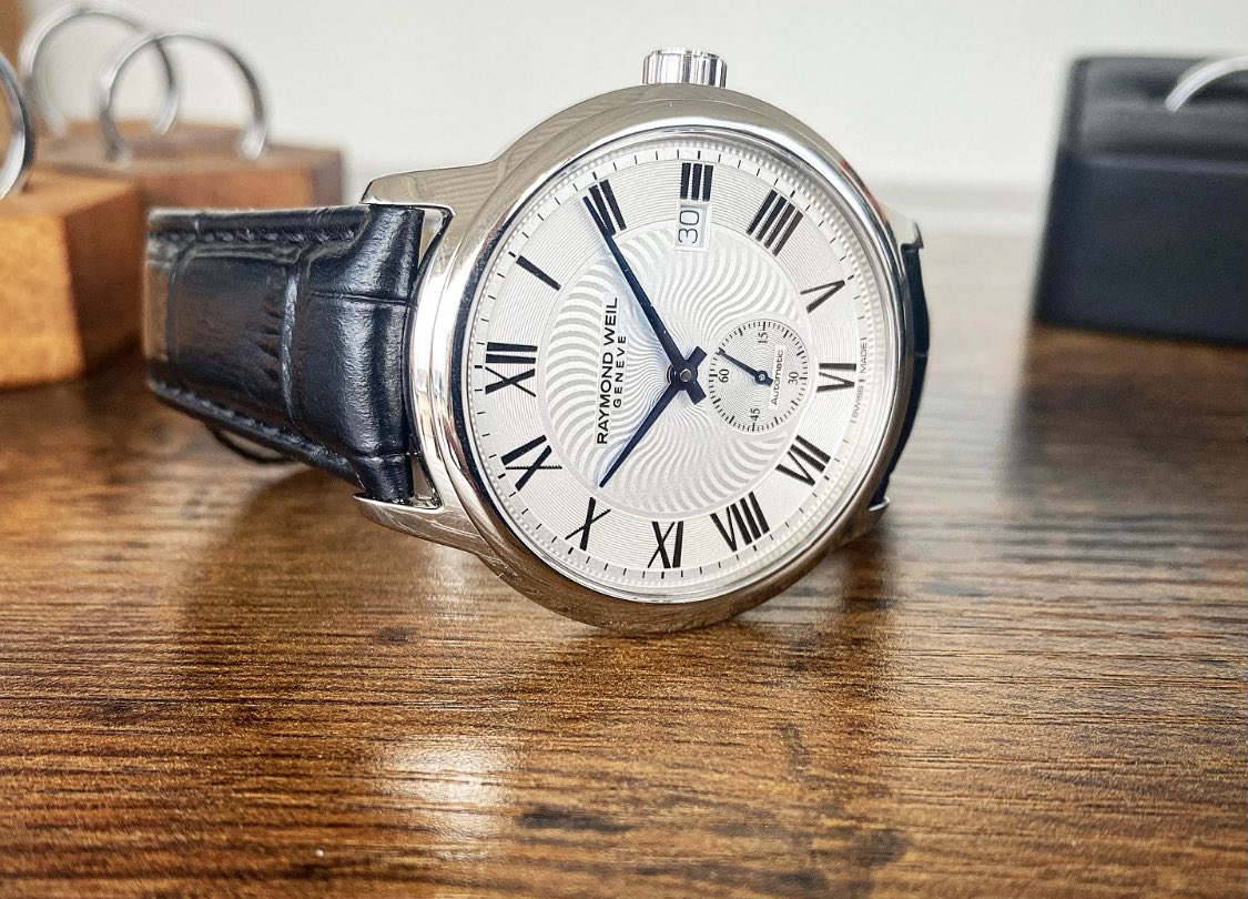 RmgLuxury's tweet image. @raymondweil starting off Maestro Monday with the timeless elegance and classic style the family owned Swiss independent has become known for 

#watches #watchesoftwitter #swisswatch #swisswatches #independentwatchmaking #subseconds #timepiece #timepieces #luxury #luxurywatches