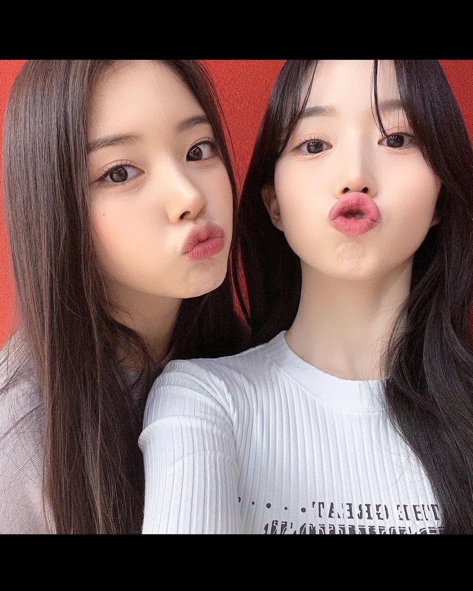 Jiwoo, our cherished petite cosset, thank you for always performing a fantastic job, thank you for looking after all of NMIXX’s members, including me, and may you continue to be surrounded by wonderful memories. 💗🌷