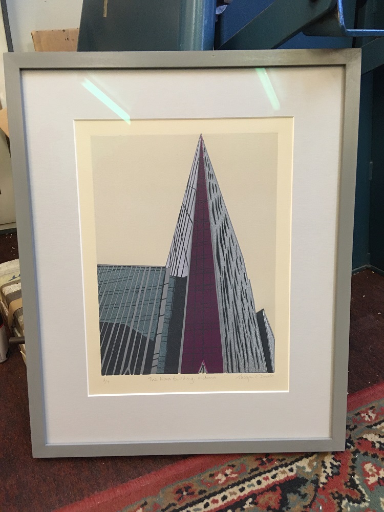 'Nova Building, Victoria' my linocut print on exhibition from tomorrow at <a href="/BanksideGallery/">Bankside Gallery</a> London with the PMC Printmakers Council @PmCouncil for the 'Thinking for Printing' exhibition.
#printmakerscouncil #novavictoria #architecture #buildings