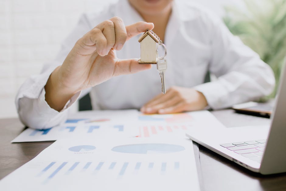 Community_Redev's tweet image. “Good intentions and a desire to help people alone will, at best, lead you to a mediocre career in real estate.” S. Moudry. $CRDV is mission-driven, providing #housingforall, but we know asset and revenue growth are fundamental to our success and stock growth. #MondayMotivation
