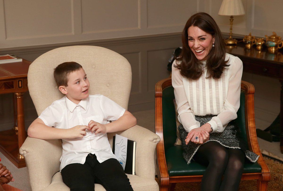 WalesRoyals's tweet photo. She loves children so much ❤ https://t.co/Nxp6tzf57C