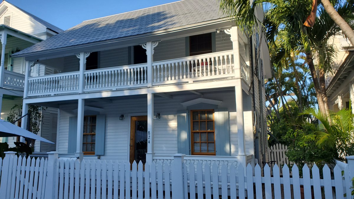 parcerealestate's tweet photo. Key West Old Town home sales report for 2022 https://t.co/s7Y6gUKQiB #keywest #keywestrealesate @FloridaWeekly @FloridaTrend @KWARealtors @keywestchamber @KeyWestCitizen @cffkflakeys @City_of_KeyWest @HabitatKWLFK https://t.co/HwBpp6nu5j