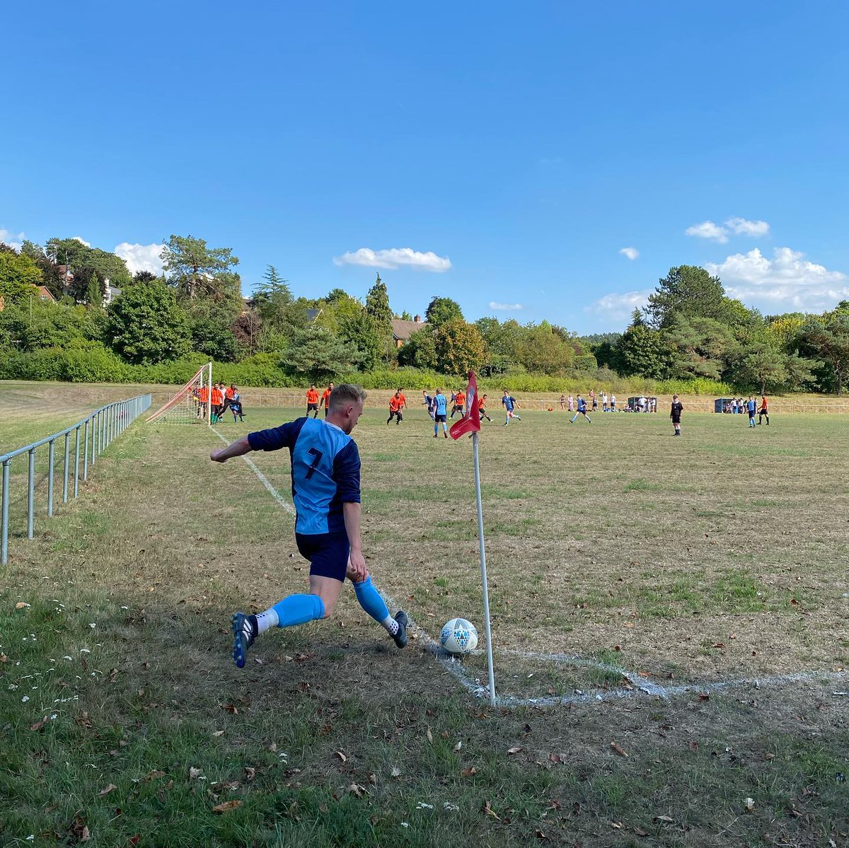 EnglandFootball's tweet photo. “After playing here for 5 years, it’s always felt more than a football club” ❤️

This is @WeysidersFC, a #GrassrootsFootball club in Surrey who will soon be celebrating their 50th Anniversary 🎂

#TakeYourChance https://t.co/HFySFoxfGI