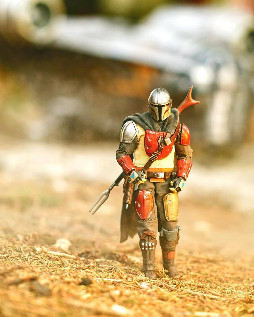 The pose looks like he’s passing gas 🤷🏻‍♂️
__________________________________
#starwarscustoms #mandomonday #themandalorian #starwarstimeshow #starwarstoyphotography #starwarstoypix #razorcrest 
__________________________________
#toytribe #toycreativity… instagr.am/p/CoCzUoeOz7A/