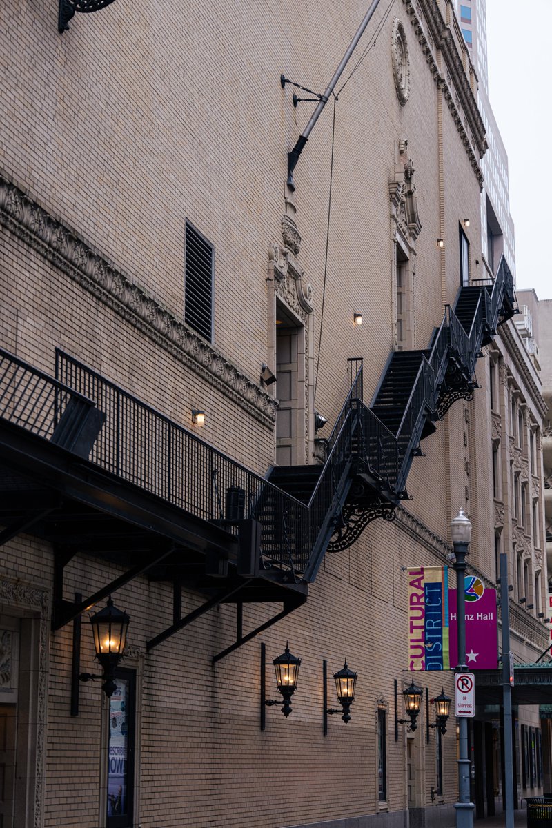 KacperLewtak's tweet photo. Lots of textures and patterns to be seen in #Pittsburgh. I had a great time slowly going through, street by street, and exploring the city. #photography #streetphotography #travel #adventure #Sony https://t.co/GoLvJGr2Xk