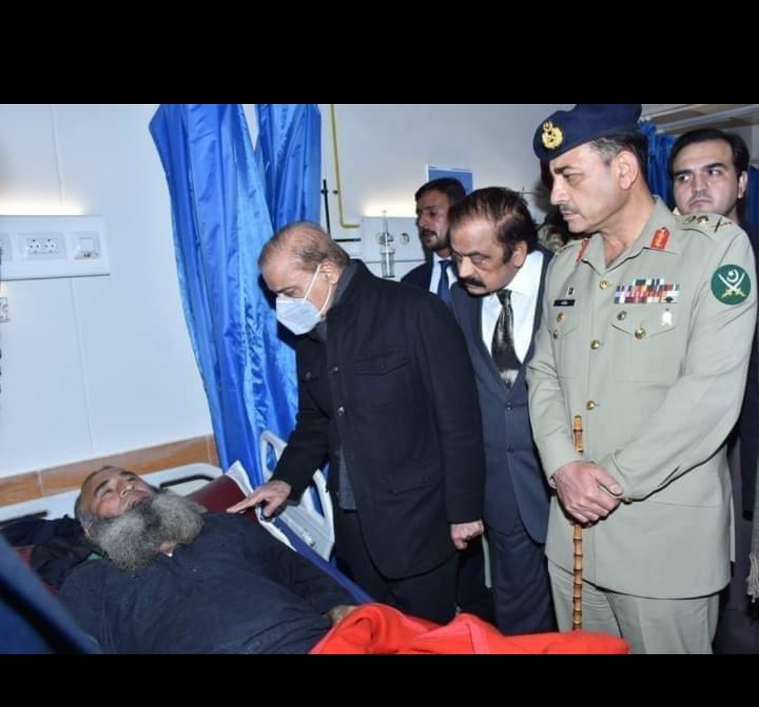 MrZee02140503's tweet image. مجھے انڈین فلم میں نانا کہ وہ مشہور ڈائیلاگ یاد آگیا ۔
" آگئے ہمارے موت کا تماشاہ دیکھنے " 🥲
#BombBlastInPeshawar 
#Generals 
#Peshawar 
#Peshawarunderattack 
#عمران_خان_بچائےگا_پاکستان