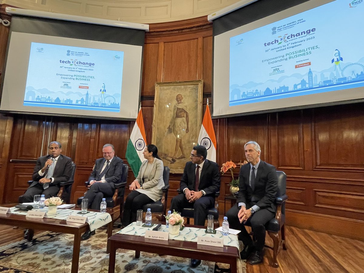 HCI_London's tweet image. Followed by a Panel discussion on ‘Opps. for Indian Tech in UK’, moderated by @alpeshbp, which saw Chief Sci. Adviser @tradegovuk Mike Short, @RussShaw1, @UKPriyaGuha & @ashisharora_08 speak abt talent exchange, grassroots innovation & building bridges btw Startups of 🇮🇳 & 🇬🇧