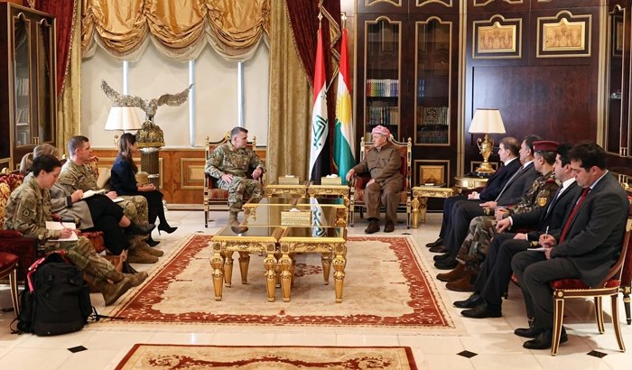 PeyamakurdKrd's tweet photo. Serok Barzanî bi şanda hêzên Hevpeymaniya Navdewletî re civiya
👉 https://t.co/IKgx5xF7EQ
#SerokBarzani #ABD #Hevpeymani #Fermandar #Kurdistan #News #crypto #btc #DAIŞ #twitterKurds https://t.co/Pow9eugVir