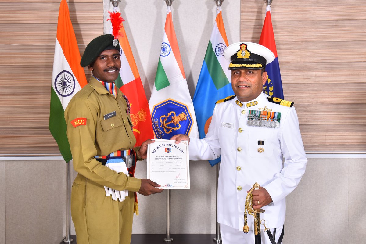 ThiagarajarNCC's tweet photo. Cadet Corporal K Harish recieving his certificate from #ddgncc for his performance in #MRDC Chennai
#bestcadet #Marinardc https://t.co/dgcxHmN0sZ
