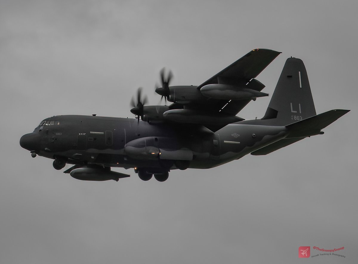 TheSnoopySnoop's tweet photo. #KING11 ๐บ๐ธ USAF
HC-130J Combat King II #AE5F10 16-5863 'LI' 102nd RQS 106th RQW NY ANG
Caught my first ever Combat King today arriving Belfast from Aviano.
Weather not great and started to rain for it arriving. But you can't have everything!
#AvGeek #Planespotting #aviation https://t.co/fX4WzSW7EO