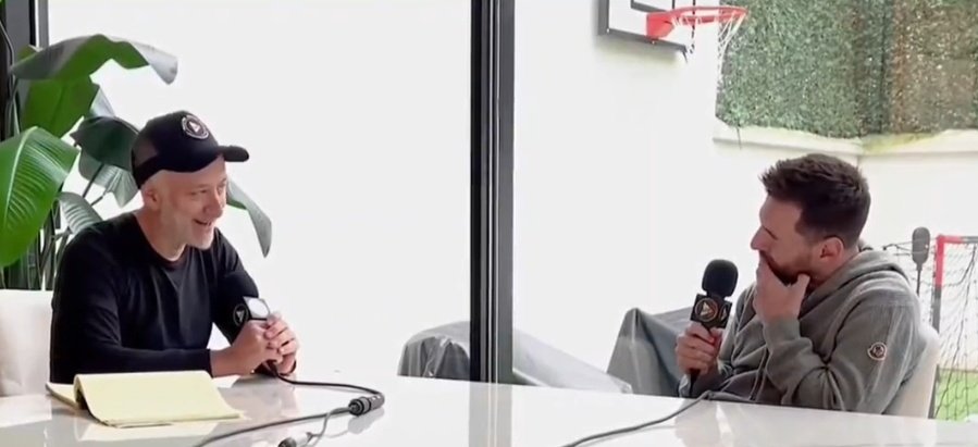 -bueno Leo, ya hablamos suficiente de mi. Hablemos sobre vos. Q opinás de mi?