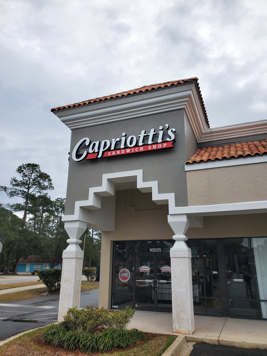 capriottis's tweet photo. We’d like to send a big congratulations to our franchise partners, Skyla, and Shawn on bringing extraordinary eats to Jacksonville, FL! #Capriottis #NowOpen
📍: 10025 San Jose Blvd Jacksonville, FL 32257
📱: https://t.co/xjIrQ2GDcI https://t.co/QA884MIWoQ