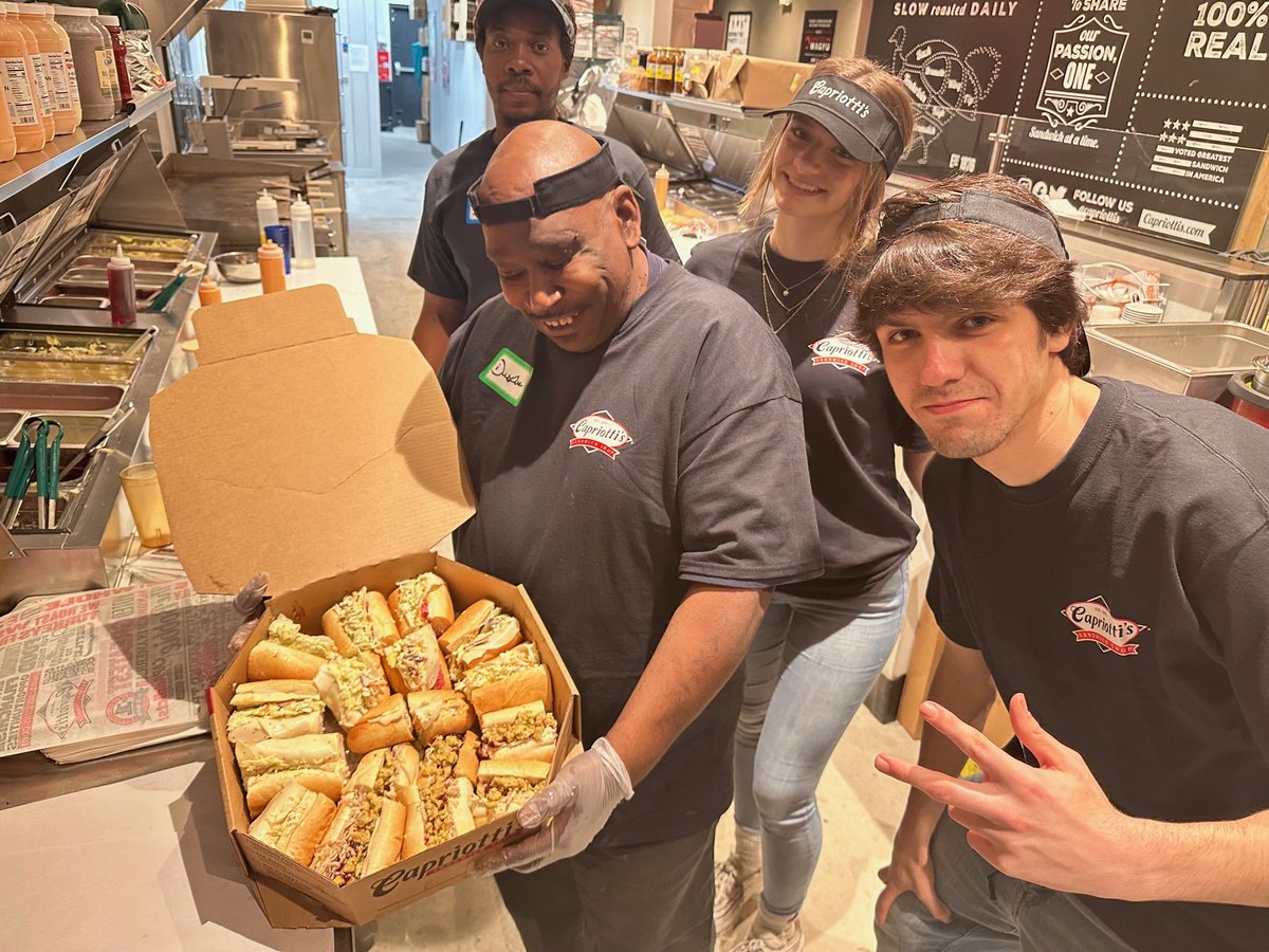 capriottis's tweet photo. We’d like to send a big congratulations to our franchise partners, Skyla, and Shawn on bringing extraordinary eats to Jacksonville, FL! #Capriottis #NowOpen
📍: 10025 San Jose Blvd Jacksonville, FL 32257
📱: https://t.co/xjIrQ2GDcI https://t.co/QA884MIWoQ