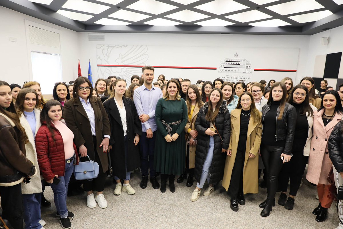 GManastirliu's tweet image. 👩🏻‍⚕️ 🧑‍⚕️ #InfermierëPërShqipërinë

Me kënaqësi mirëprita infermierët e rinj, pjesë e skuadrës prej 9️⃣5️⃣0️⃣ infermierësh të punësuar në sistemin shëndetësor publik nga qendrat e kujdesit parësor, në spitalet e vendit nga veriu në jug.

#Bashkë për #ShëndetësinëQëDuam