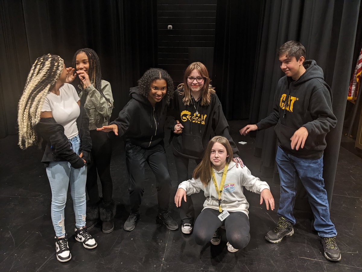 KristineWBHS's tweet photo. The WBHS Advanced Theatre class were amazing leaders at the WBMS theatre workshop today! We had so much fun being silly and creative! @WBHStheatre @ericpaceWBHS @wbloomfieldschl https://t.co/qE9BFEMzQj