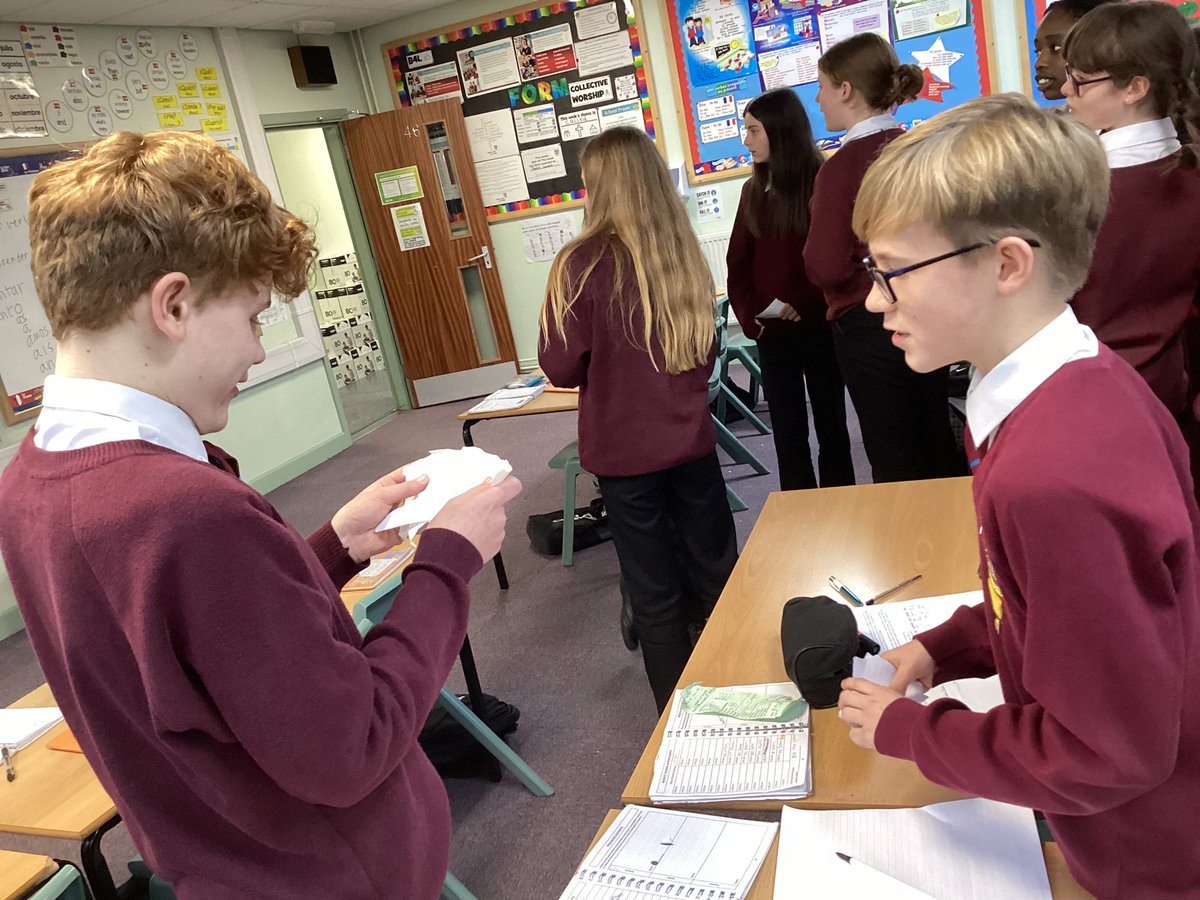 MFLOLCHS's tweet photo. Year 8 Spanish loving Sentence Stealer last week and we tried out the ‘Get out of the maze’ trapdoor activity in Year 10 French using a template from @sonrieinspanish 🇪🇸🇫🇷💬 #olchsmfl #mfllessons #mflideas #mfltwitterati https://t.co/y6aJCiZDOJ