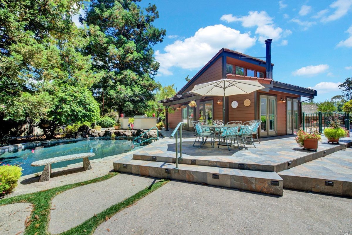 connieandjamie's tweet photo. This property features a detached pool house with a full bath and wood stove. The in-ground pool will be the center of epic pool parties, with multiple outdoor living/entertaining patios and a fabulous fruit orchard.

📍1176 Partrick Road | Napa, CA 94558 https://t.co/RXbyQ4m8px
