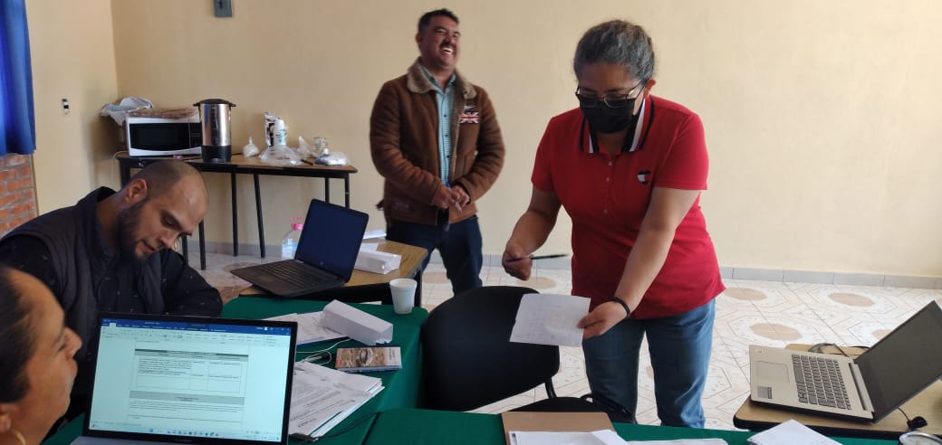 epoem1951's tweet photo. 3er día en #JAFI.  Organizado actividades para el 2do sem.,Ciclo escolar 22-23  de la #EPO195, #ZonaBG019Sultepec, #EducacióndeCalidad
@geramonro05
@israeljeronimol
@EdomexDgfa
@HectorUlisesCG1 https://t.co/Dn4y0GjuhC