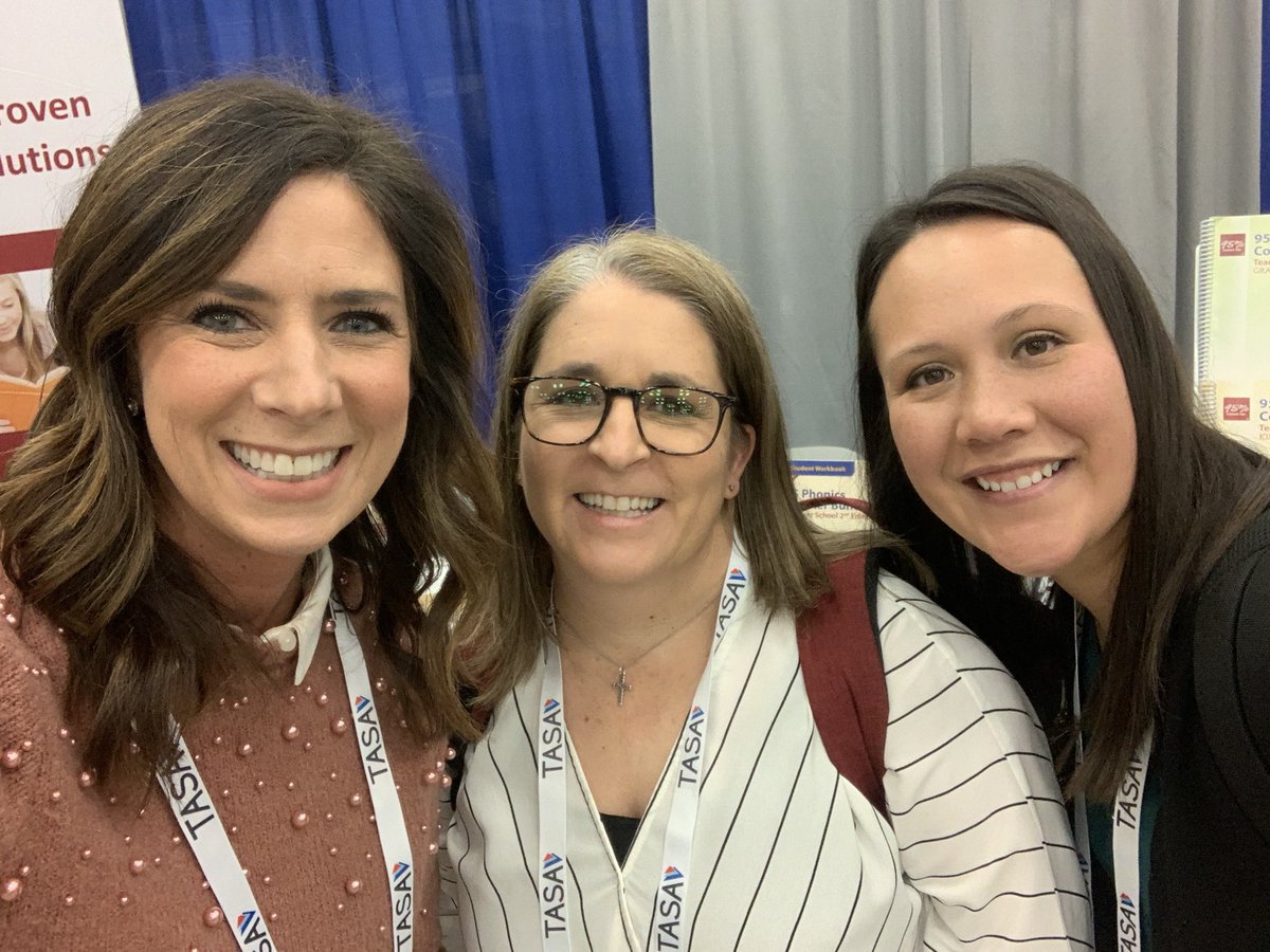 Look who I spotted at TASA Midwinter. Keep leading the way, Garland ISD! 👀@TraciVickery @mrspatten2 @GISDTLD #TASA2023