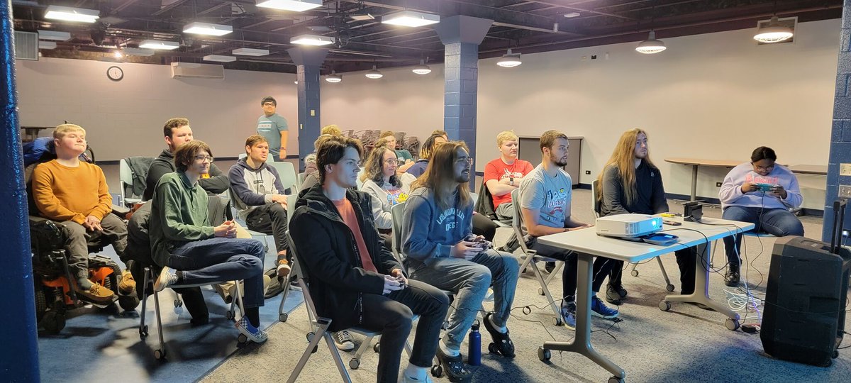 LVC's tweet photo. A few fun photos from the Super Smash Bros. tournament hosted by ResLife earlier this month! #GoLVC https://t.co/NcisQx0gVr