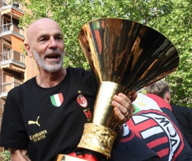MemoriesMilan's tweet photo. Non voglio difendere nessuno, tutti hanno colpe quando si è dentro a crisi così.
Nessuno escluso:
Proprietà,società,staff tecnico e squadra:
E una storia può finire.
Ma dopo 3 anni meravigliosi leggere robe e toni cosi verso #Pioli mi fa vergognare.
Gli dobbiamo gratitudine. https://t.co/w0cQEa5Sq6