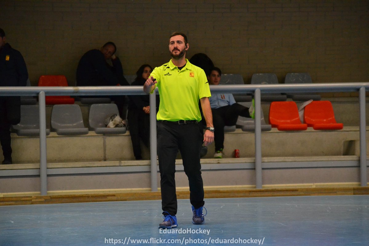 EduardoHockey's tweet photo. 20230128 - 1Div Masc Sala Sctr Cto Esp Athletic Coruña - RH Prive Benalmadena
Árbitros: Ana Ortega - Jose María Arriaza
Delegado Técnico: Eduardo Martínez

@athleticcoruna
@CHBenalmadena
@FedAndHockey
@rfe_hockey

Fotos en:
https://t.co/6XcCh8Cspg https://t.co/QRXQ1zasjB