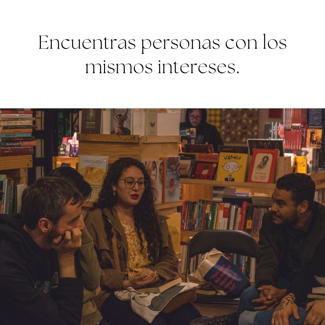 EditorialFoco's tweet photo. Conocer y aprender de las perspectivas de otras personas sobre un libro, es una experiencia que tienes que vivir.

FANTASMAGORIANA estuvo presente en un club de lectura de terror.
Y fuimos testigos de que sus cuentos aún tienen mucho que contar, aun después de más de 200 años. https://t.co/HEoKD53mDD