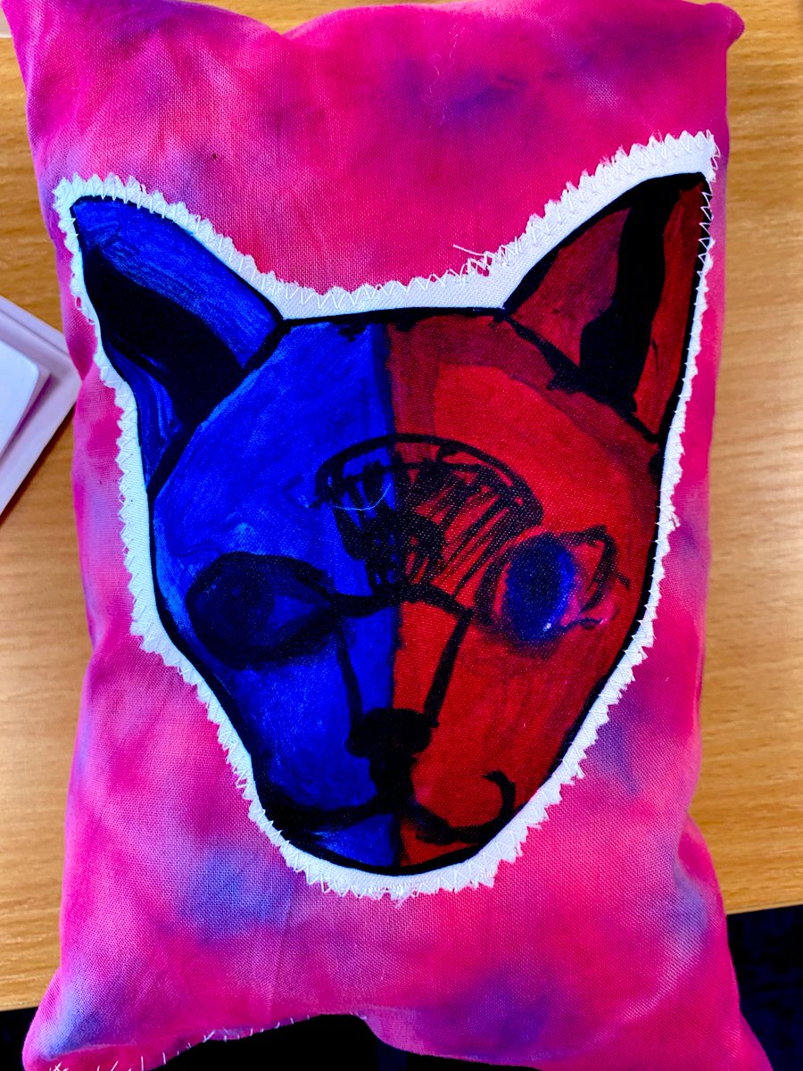 MrsPowerUnity's tweet image. 8U have done an amazing job with their tie dye cushions using the Day of the Dead festival for inspiration @UnityBlackpool