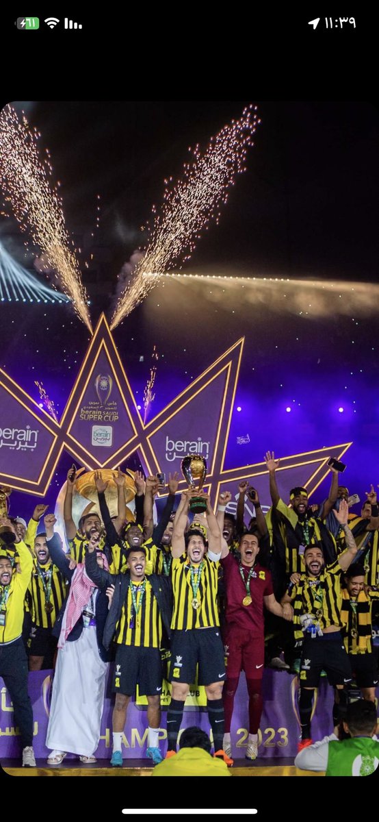 0FSB10's tweet photo. #الاتحاد_الفيحاء #الاتحاد هرمناادمن اجل هذي اللحظة الحمدالله 🖤💛🔥🔥 https://t.co/kAJlfQRt5V