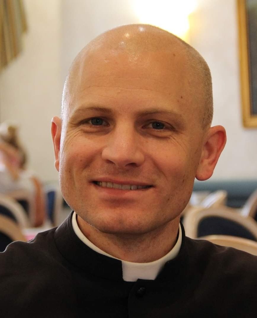 Sachinettiyil's tweet image. Catholic priest says he was healed of brain tumor in Lourdes

Fr. John Hollowell, a Catholic priest who belongs to the diocese of Indianapolis in Indiana, revealed on YouTube that he was healed of a brain tumor in Lourdes.
shalomworld.org/news/catholic-…