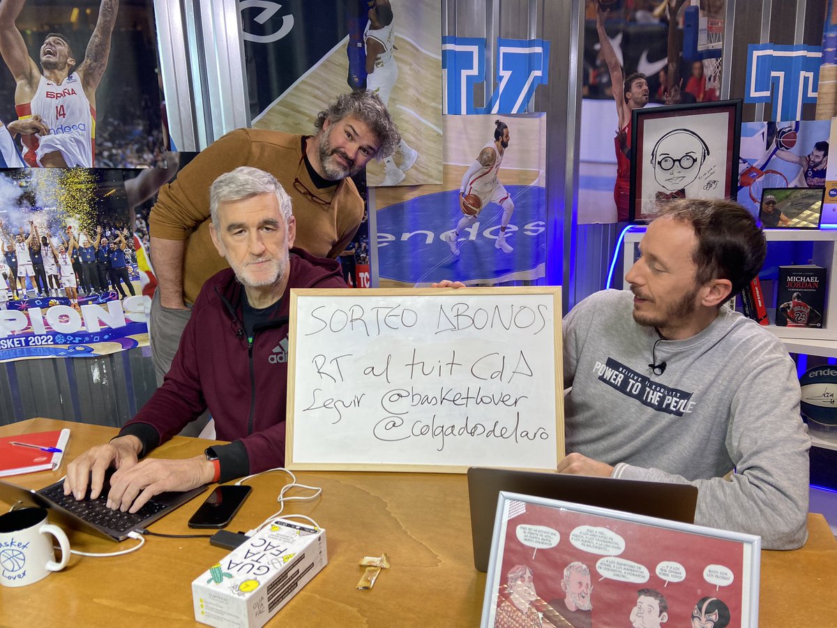 Colgados del Aro by Endesa (@colgadosdelaro) on Twitter photo 📢¡SORTEO!📢
Dos abonos MUY BIEN POSICIONADOS para la #CopaACB de Badalona. ¿Sois conscientes de lo que es eso?
¿Cómo participar?
Haz RT a este tuit y sigue a las cuentas de <a href="/colgadosdelaro/">Colgados del Aro by Endesa</a> y <a href="/basketlover/">Endesa Basket Lover</a>.
Anunciaremos el ganador el lunes 6 de febrero.
¡Vamos! ¡Dale! 📢¡SORTEO!📢
Dos abonos MUY BIEN POSICIONADOS para la #CopaACB de Badalona. ¿Sois conscientes de lo que es eso?
¿Cómo participar?
Haz RT a este tuit y sigue a las cuentas de <a href="/colgadosdelaro/">Colgados del Aro by Endesa</a> y <a href="/basketlover/">Endesa Basket Lover</a>.
Anunciaremos el ganador el lunes 6 de febrero.
¡Vamos! ¡Dale!