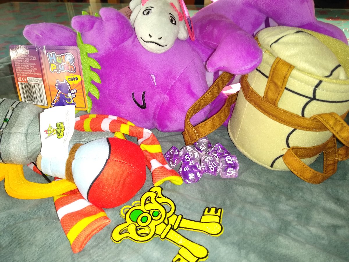 CarumSarene's tweet image. Happy to have received my kobold plush!! @gallantgoblin #koboldplush

P.S: My kobold&apos;s backpack came with an extra key. I though Coda was a bard, not a rogue. 😛