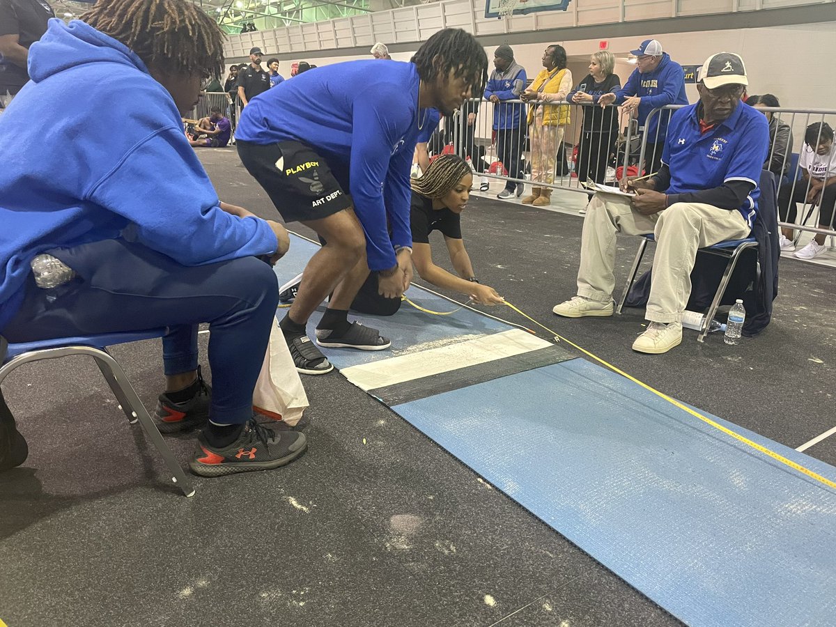 McNeeseSAS's tweet photo. Taking a minute to send a big Thank You to @McNeeseFootball @McNeeseSoccer @McNeeseSoftball and @McNeeseVball for volunteering for this past weekends Indoor @McNeeseTF_XC meet!!! Y’all did a great job with everything and supporting your fellow Student-athletes! 🤠 #GeauxPokes https://t.co/zxRlEb9kLn