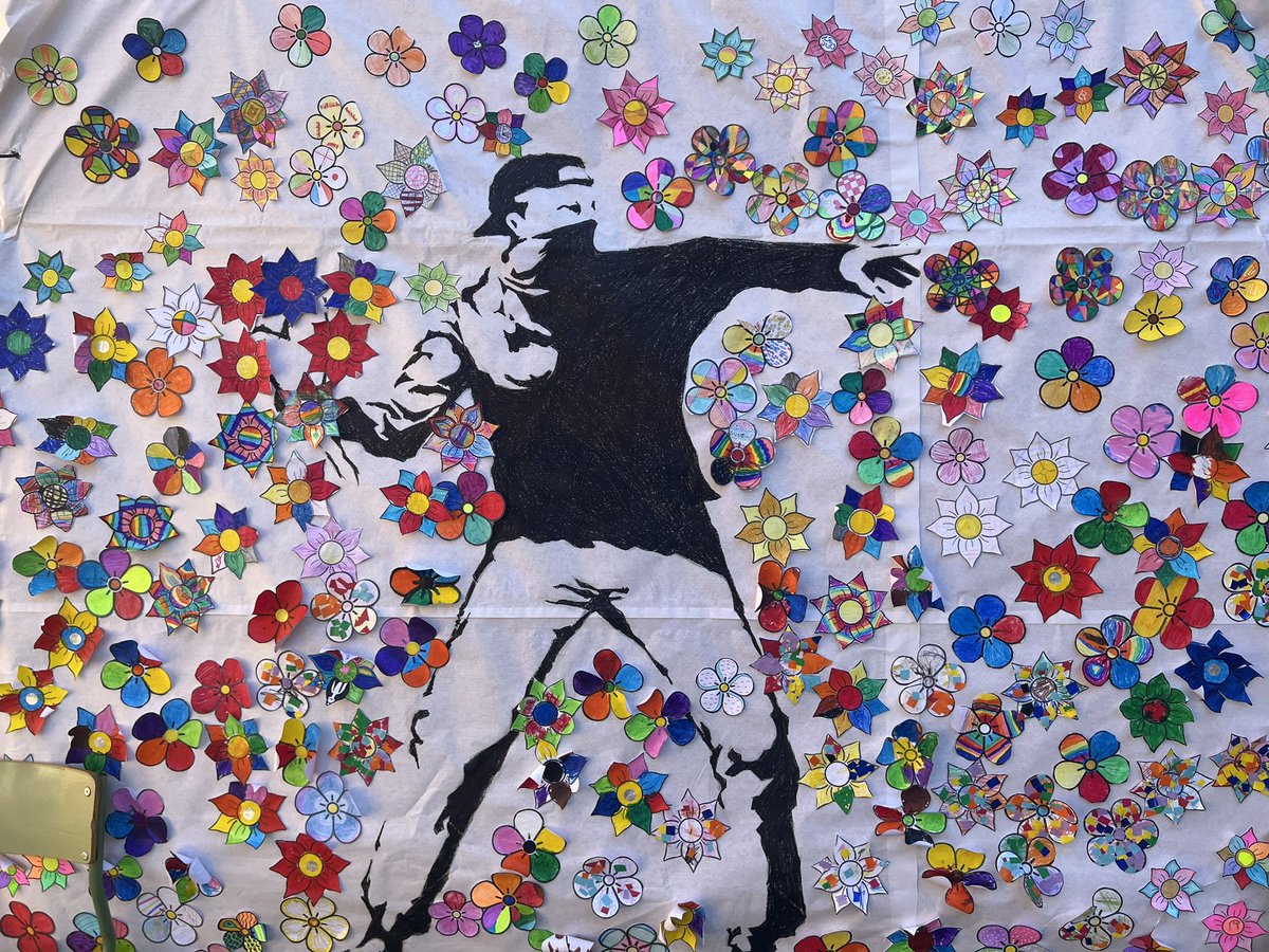 CeipCierva's tweet photo. ☮️Conmemorando el día de La Paz y no violencia. Carrera solidaria #savethechildren @AdeliaGlvez https://t.co/l0o0svopPk